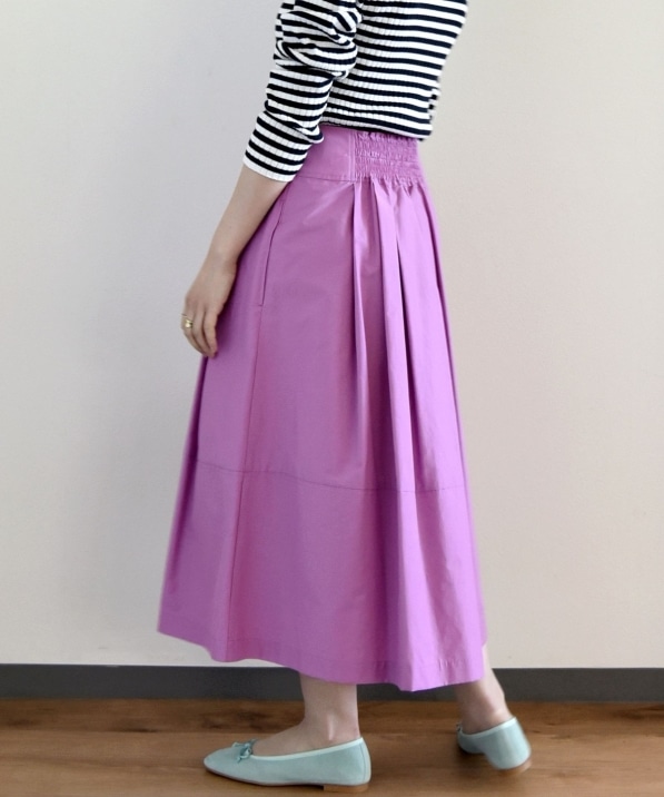 《予約》SHIPS any: カラー タック フレア ミディ スカート